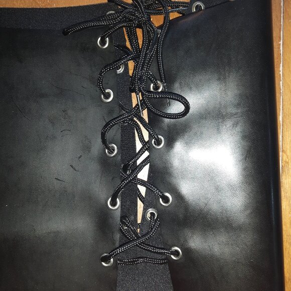 Vintage Y2K goth PVC skirt - Picture 2 of 3